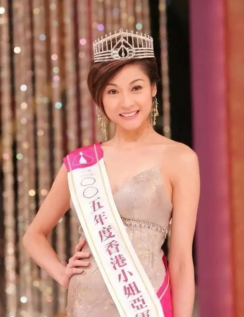 香港小姐|“风光不再”的港姐窘况：有人抵押皇冠还巨债，还有人菜市场摆摊