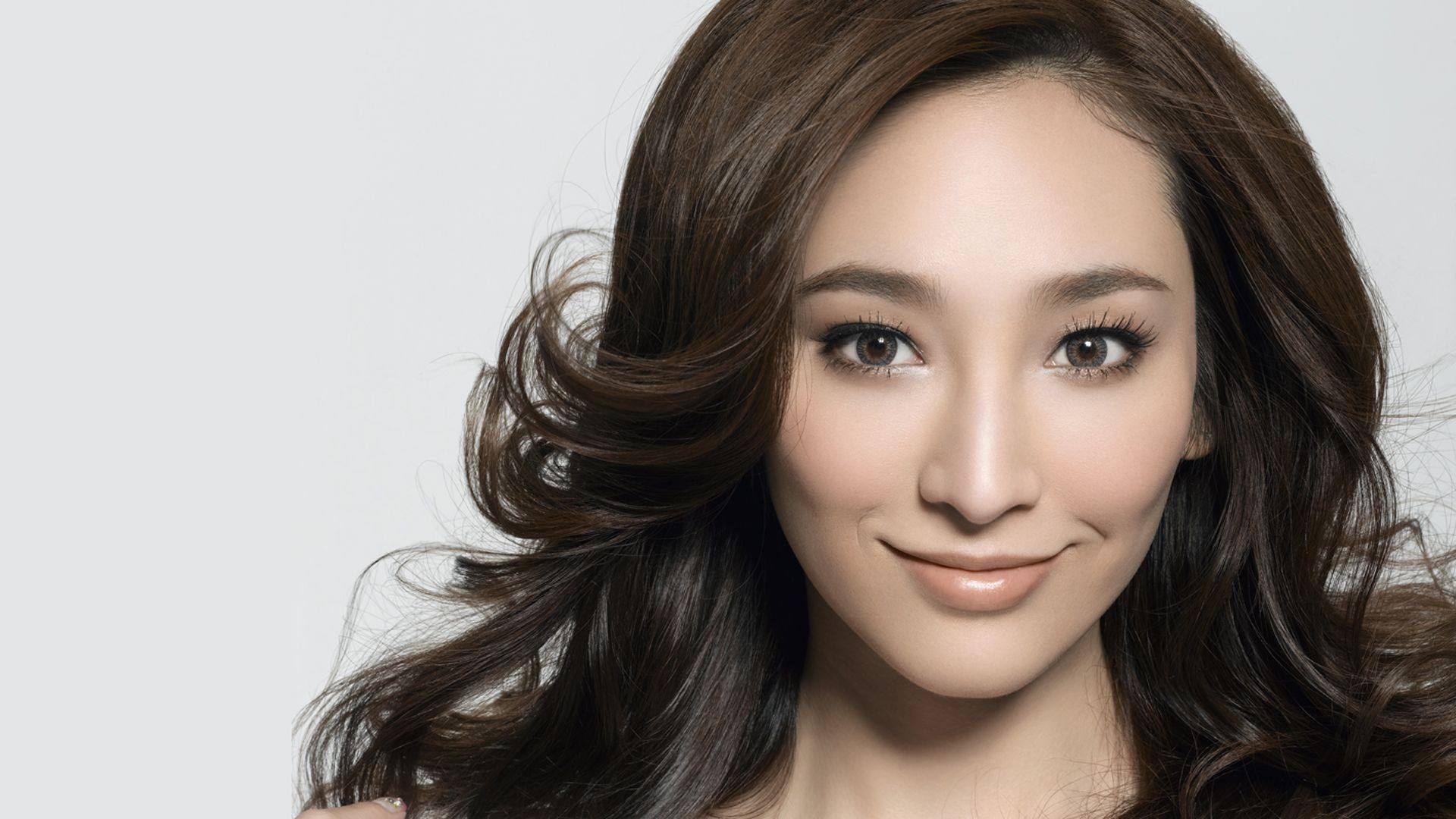 大S|大S徐熙媛二婚，热度波及吴佩慈，网友：吴佩慈才是人生赢家