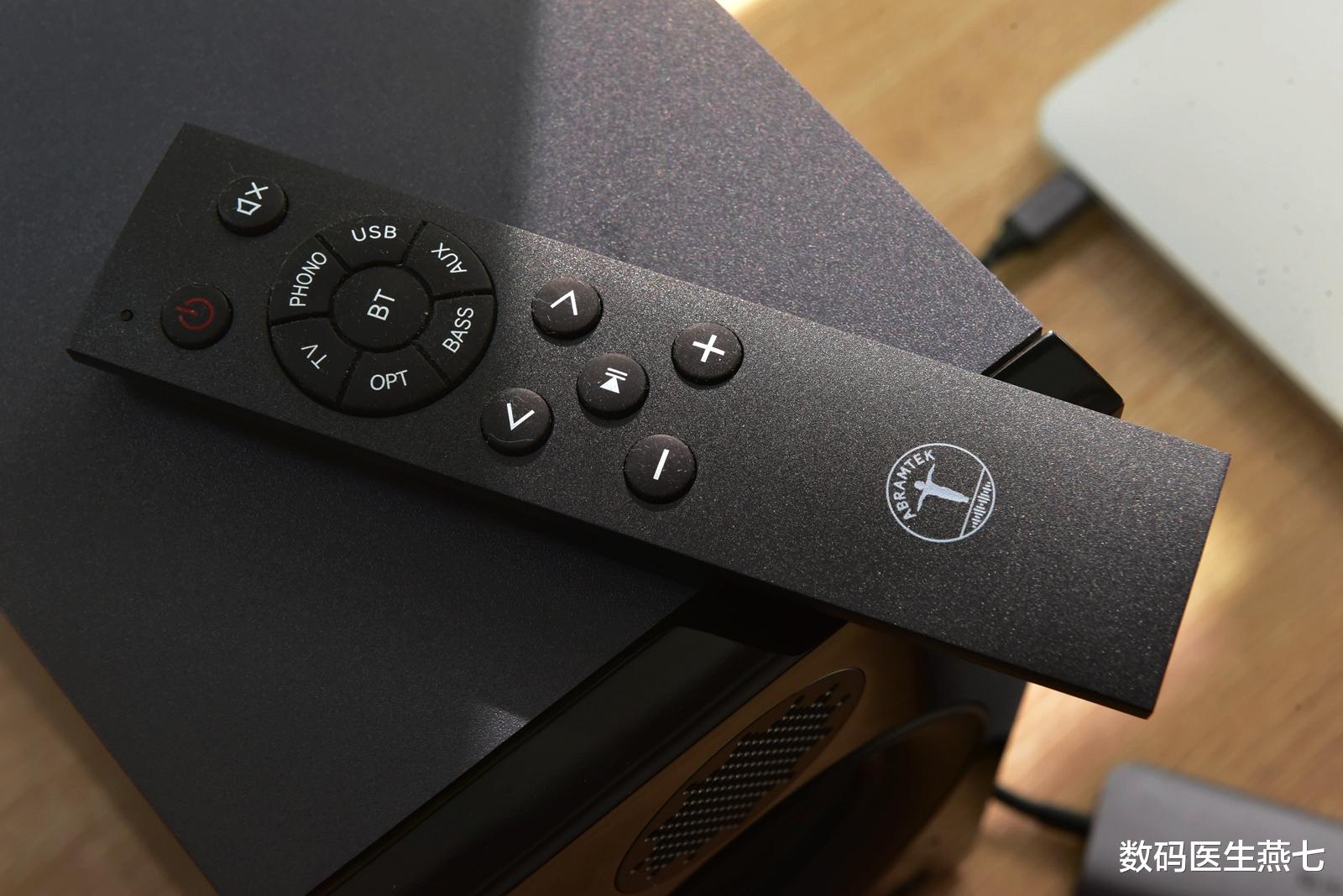 惠威|3.5英寸有源书架箱低频能有多好？KEF、惠威的同级作品都相形见绌