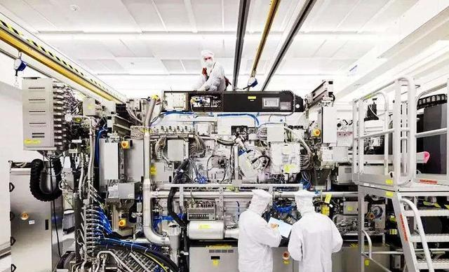 光刻机|历史性突破！国产先进封装光刻机已正式交付，离自主芯片还远吗？