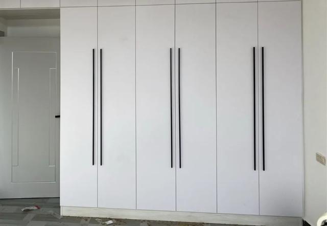 衣柜拉手怎么配,想要效果更美,款式颜色都要选对