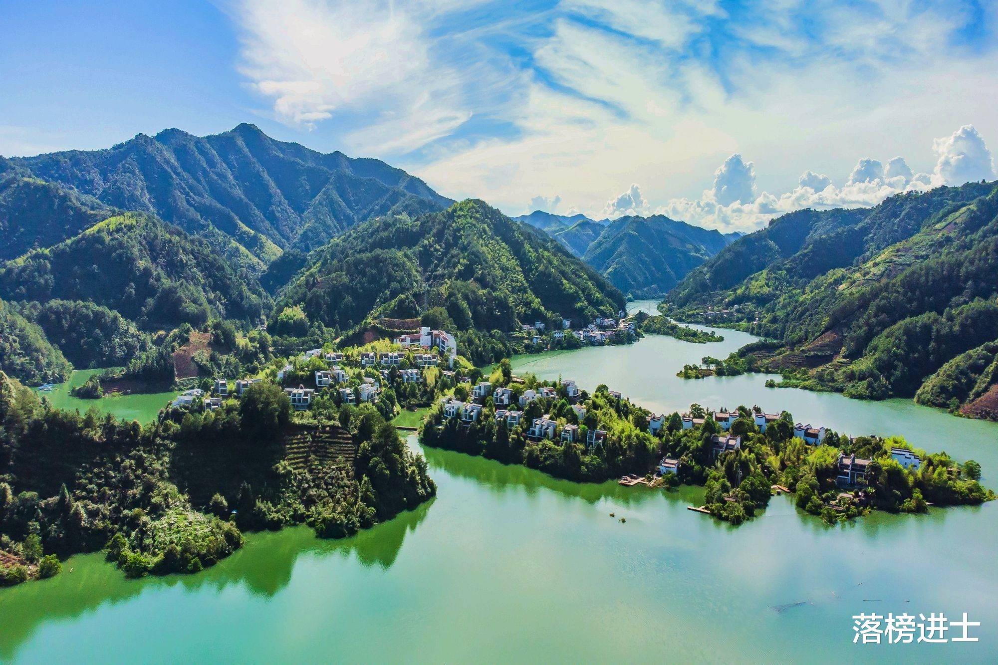 拉市海|黄山脚下容溪岛，深受游客喜爱的网红地，还是夏日玩水的好去处