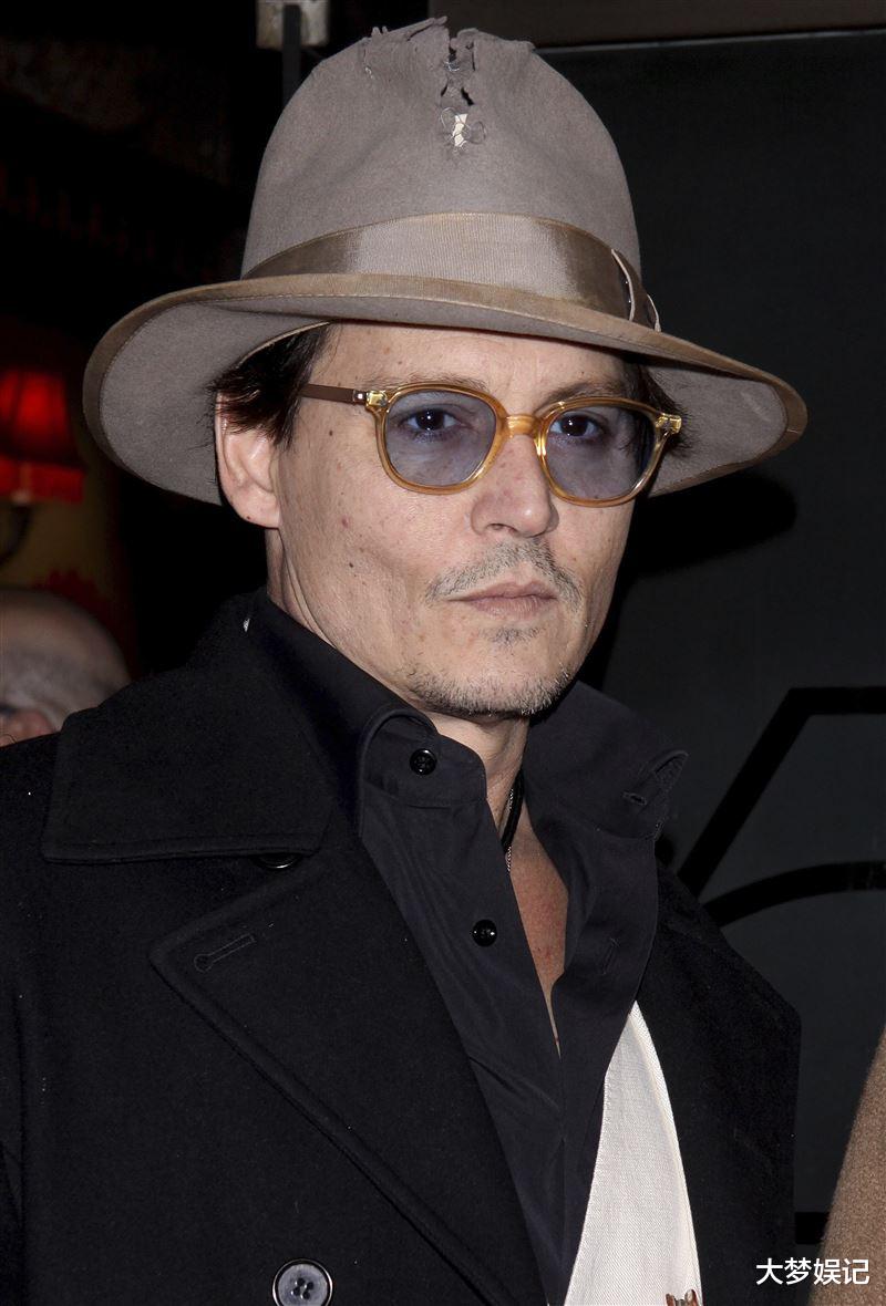 强尼·戴普|强尼戴普真的要回归了！新片造型曝光“双眼被蒙住”