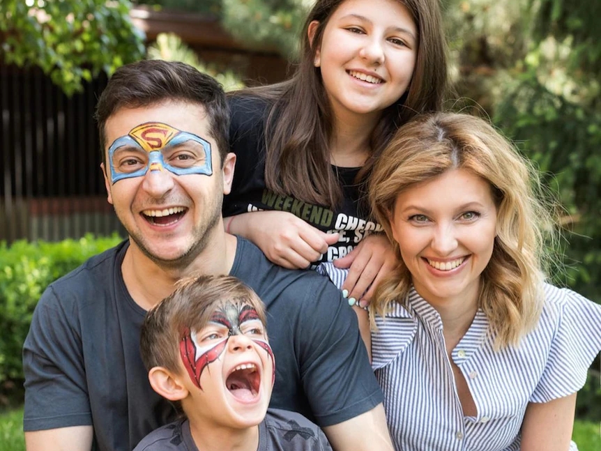 泽连斯基|乌克兰第一夫人惦记着儿童!有着明星脸身材赞,留在战区太勇敢