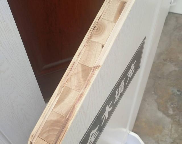 室内木门怎么选?亲自买过才知道:不能光看外观,3个地方更重要