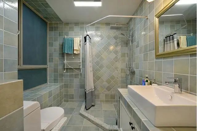 98平米的大两房,白色与实木的完美碰撞,双阳台美观又大方