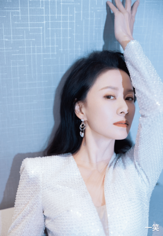 倪虹洁|44岁倪虹洁自曝结婚生子离婚细节，官宣与现男友恋情：踏实又幸福