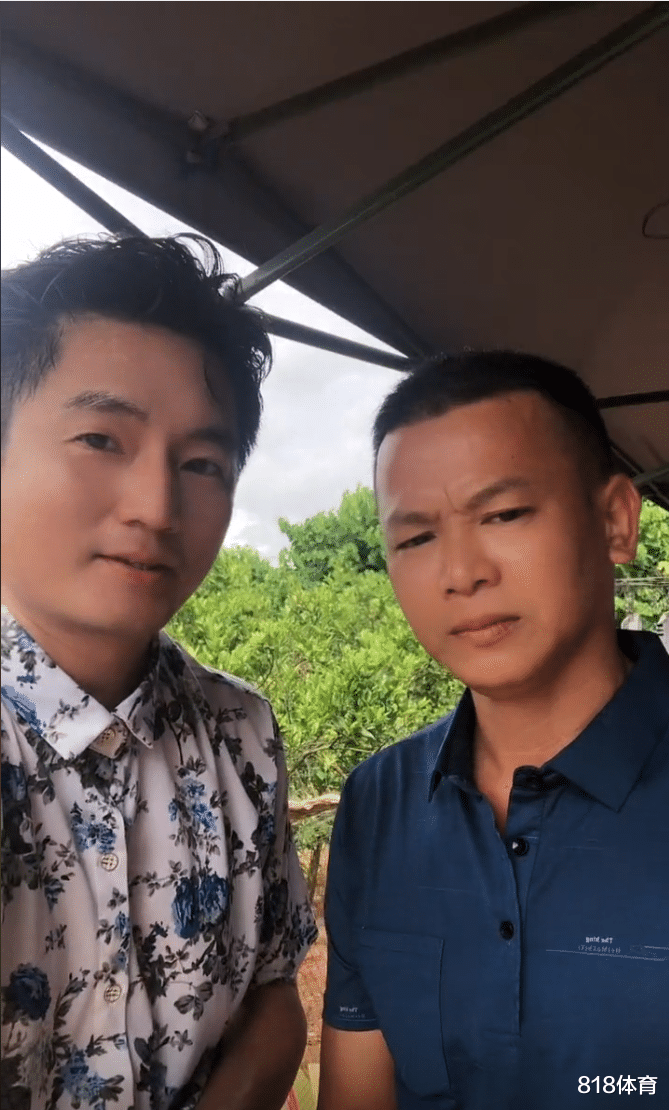 全家发达! 全红婵夺冠1年母亲化妆光鲜亮丽, 父亲种水果大哥带货脱销