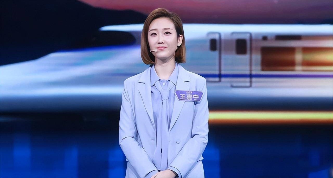 春晚|两次春晚主持，龙洋成“推新人”成功第一人，明年大概率继续主持