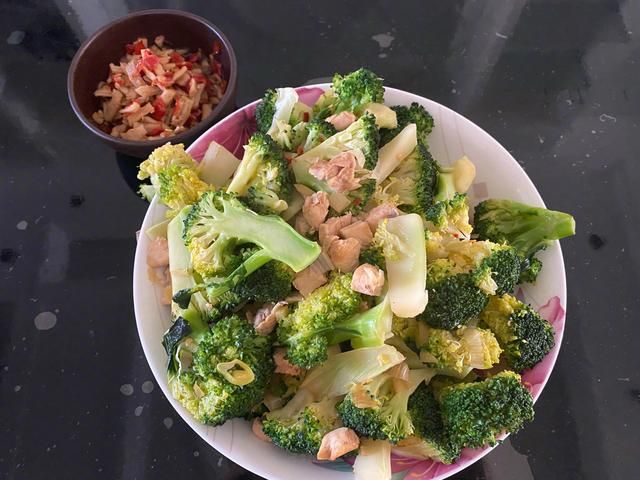 袁姗姗|35岁袁姗姗在北京的家火了，全屋乱到超乎想象，犹如“猪圈”