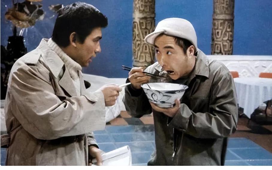 春晚|困在春晚小品笑与不笑的尴尬中，人们开始怀念陈佩斯