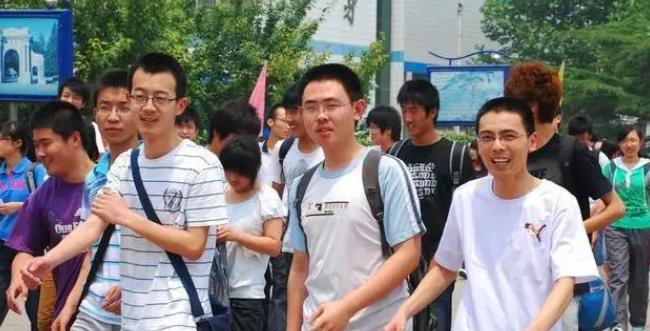 大学生|中石化总部大学生录用名单公布，清北屹立不倒，其余985全军覆没