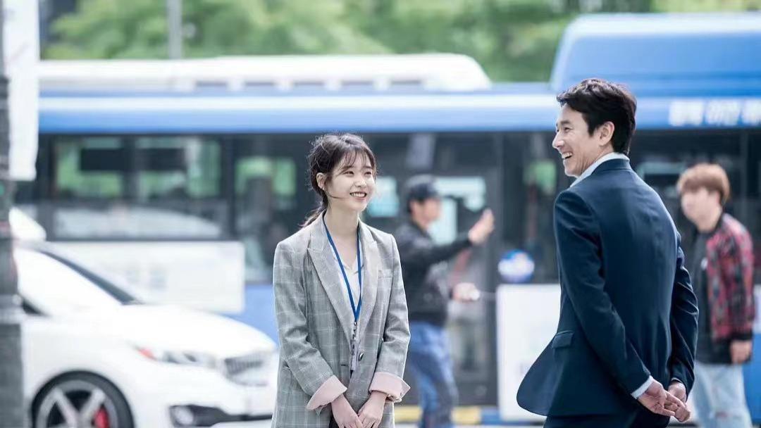 韩剧|网传韩剧《我的大叔》将翻拍中版，主演选角引争议，沈月辟谣出演