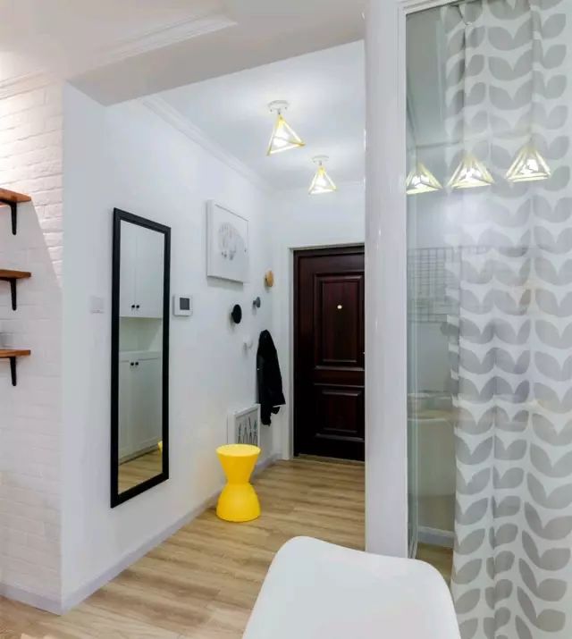 93㎡北欧风,洗衣机+收纳柜统统都可以放阳台,非常实用!