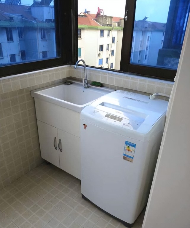 奋斗6年买了新房,装修只花5万多,被邻居嘲笑像出租房,心累