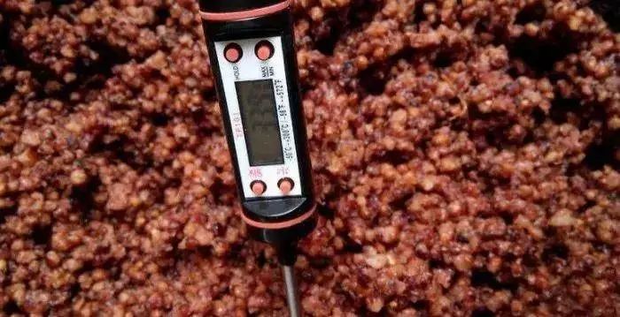 传统工艺白酒为什么要用陶坛封存？