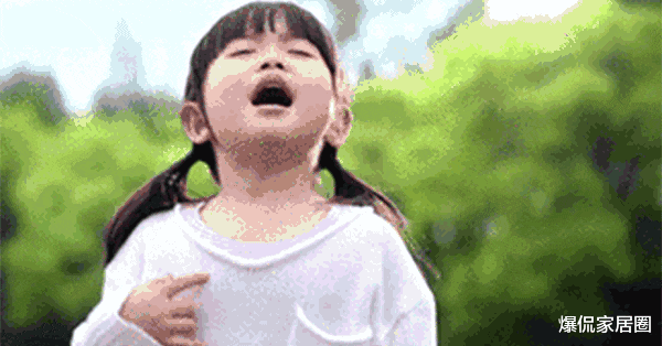 纱窗脏了全是“灰”怎么办？教你一招：不用拆窗，旧窗变新窗