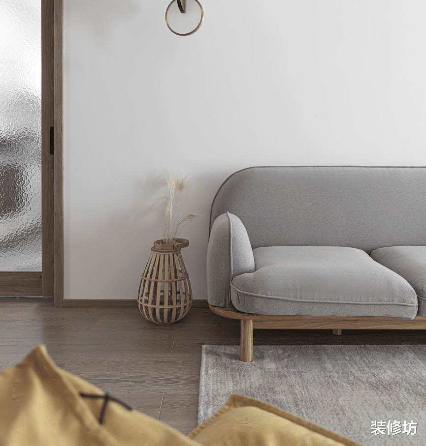 为孩子在家里建乐园，三代人都能和谐共处，感受简约混搭风的魅力