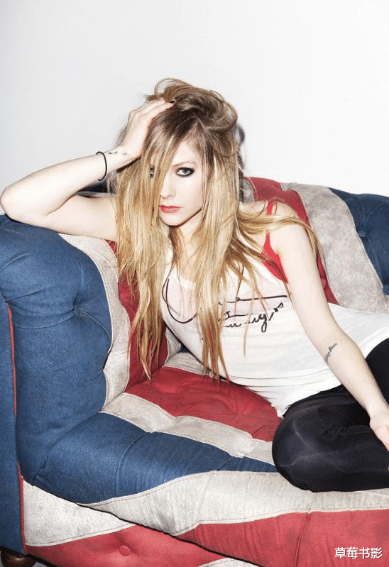 艾薇儿|20岁红遍全球，巅峰时期突然隐退！如今她回归，娱乐圈谁也挡不住