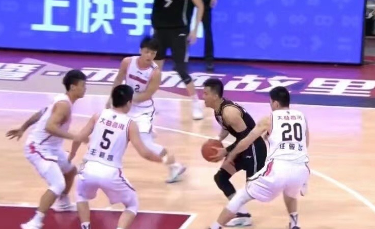 杜锋|辽宁大胜难掩1人低迷！三分球6中0仅11分，杜锋目的达到了？