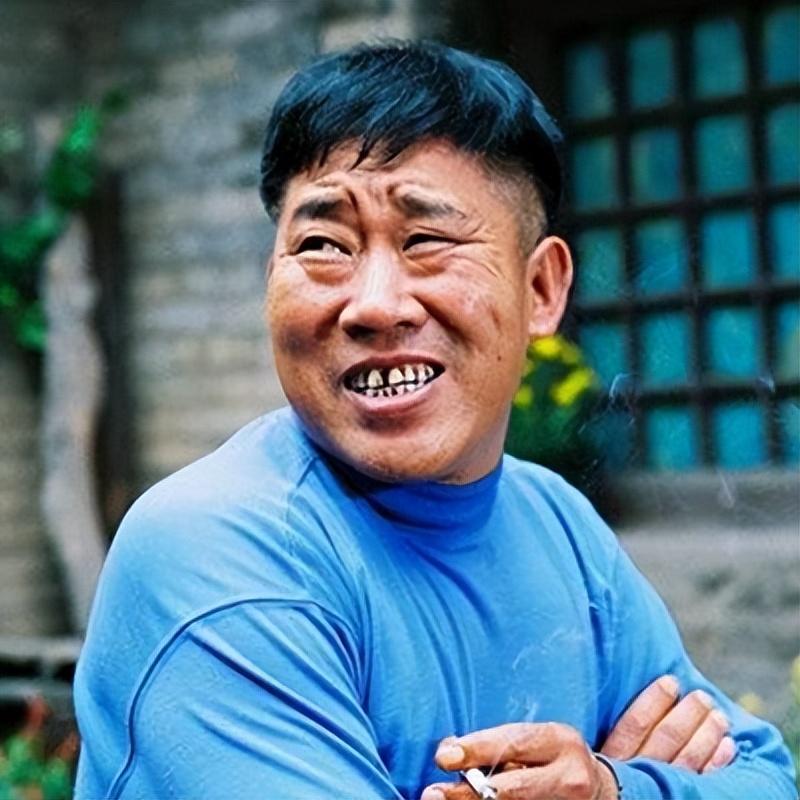 演艺圈|演艺圈这4位又丑又矮的男演员,凭啥还能娶得美娇娘