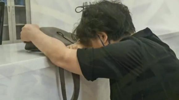杜新枝曝近况，称身患重疾路上奔波，网友爆料河河还有一起偷换案