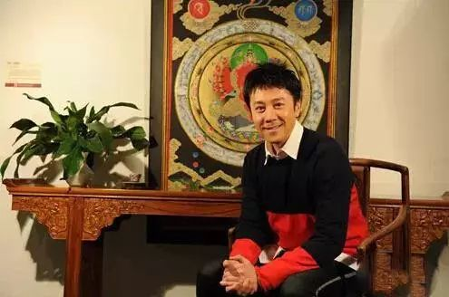 紫檀|盘点 | 那些酷爱收藏红木家具的明星们!