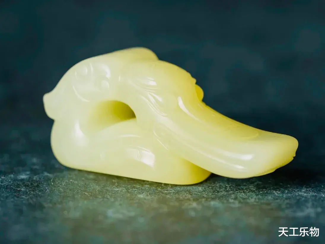 黄口|和田玉玩家切料成瘾？先来看看什么叫“一刀披麻布”！