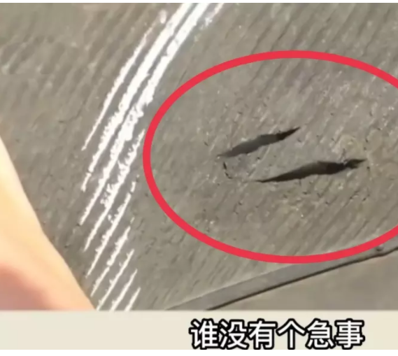浙江杭州,小郑开车前往朋友家参加聚会,将车停在地下车 库的过道上