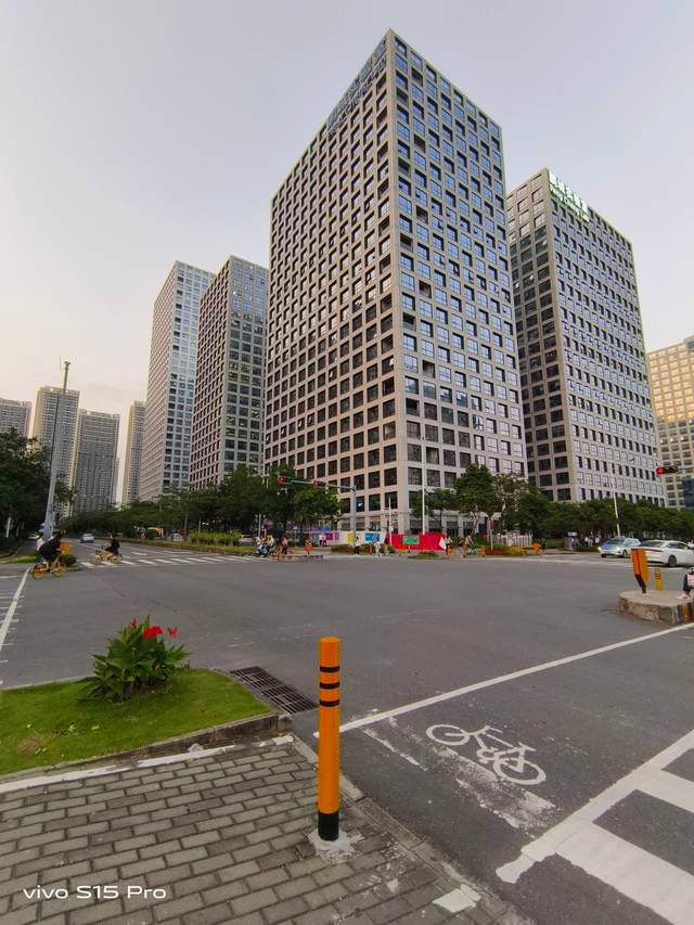 it芯片|旗舰级IMX766V传感器下放,vivo S15 Pro讲述拍摄大片并不难