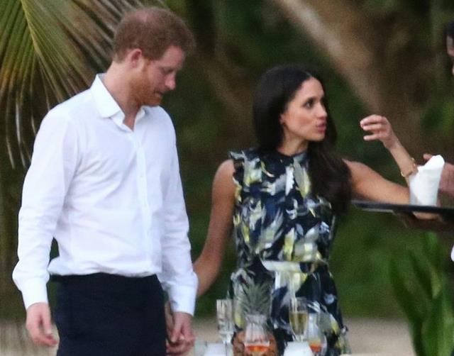 哈里王子|哈里王子和妻子梅根重申婚礼誓言,专家:现实比小说更奇怪