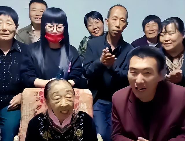 黑白配|85岁马玉琴身体变差，丈夫晒视频，黑白配色惹争议，网友：走了？