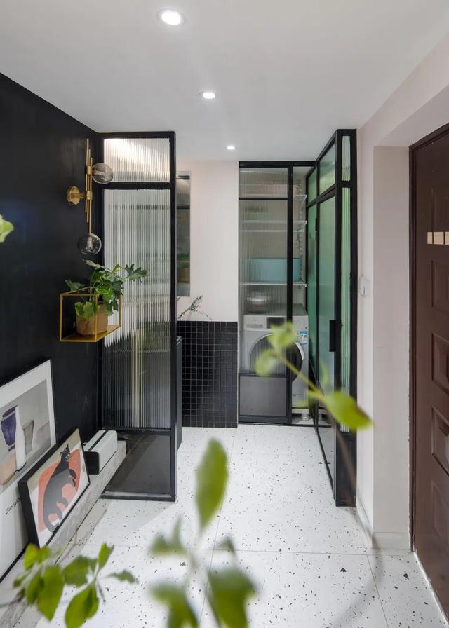 她坚持买下被人嫌弃的顶楼老房,装修后却意外走红,太有智慧了!