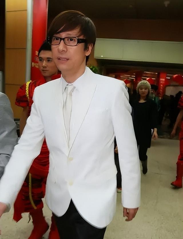 毛宁|“过气歌王”现状：有人跑商演，有人查无此人，一地的辛酸和尴尬