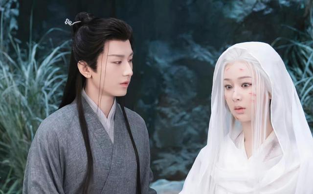 沉香如屑|《沉香如屑》:被贬凡间,黑化入魔,萤灯仙子的结局大快人心!