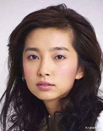 血糖 “自然美女”是假的，脸大嘴厚，小眼黑皮，旧图揭露“人间真实”