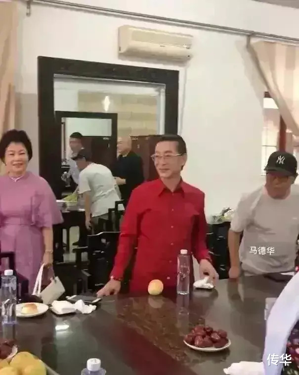 迟重瑞|迟重瑞果然嫁给了爱情，陈丽华不惜花费重金，安排师徒四人聚会