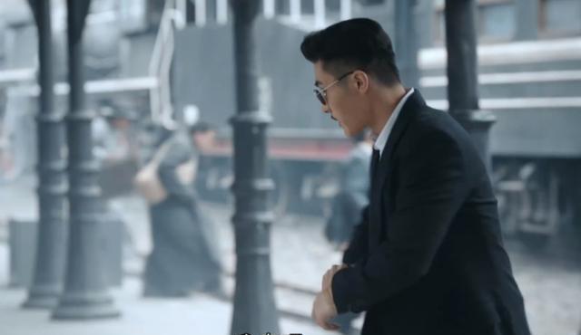 佟丽娅|佟丽娅演谍战剧:英雄变傻白甜、全员智商不在线,接剧眼光真不行