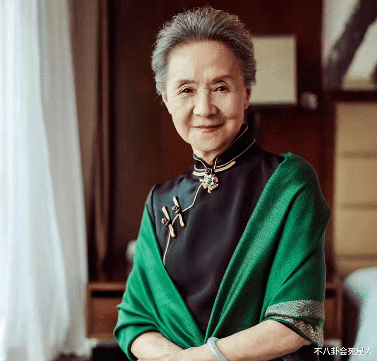 修图|大龄女星扮嫩群像,精修是少女、生图像奶奶,优雅老去不好吗?