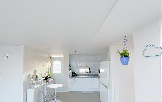 独自抚养2个娃,打理113㎡的家,有条不紊地生活,治愈着一家三口