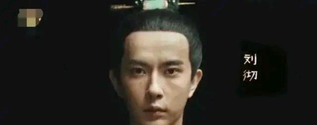 面瘫|“行走的木头美男”把高冷演成面瘫,奉劝一句还是做擅长的领域吧