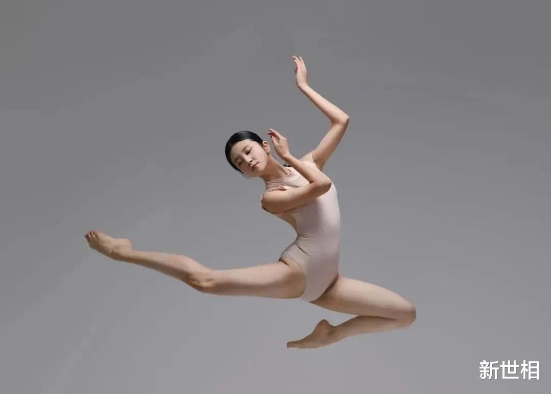 活在热搜之外的美人们