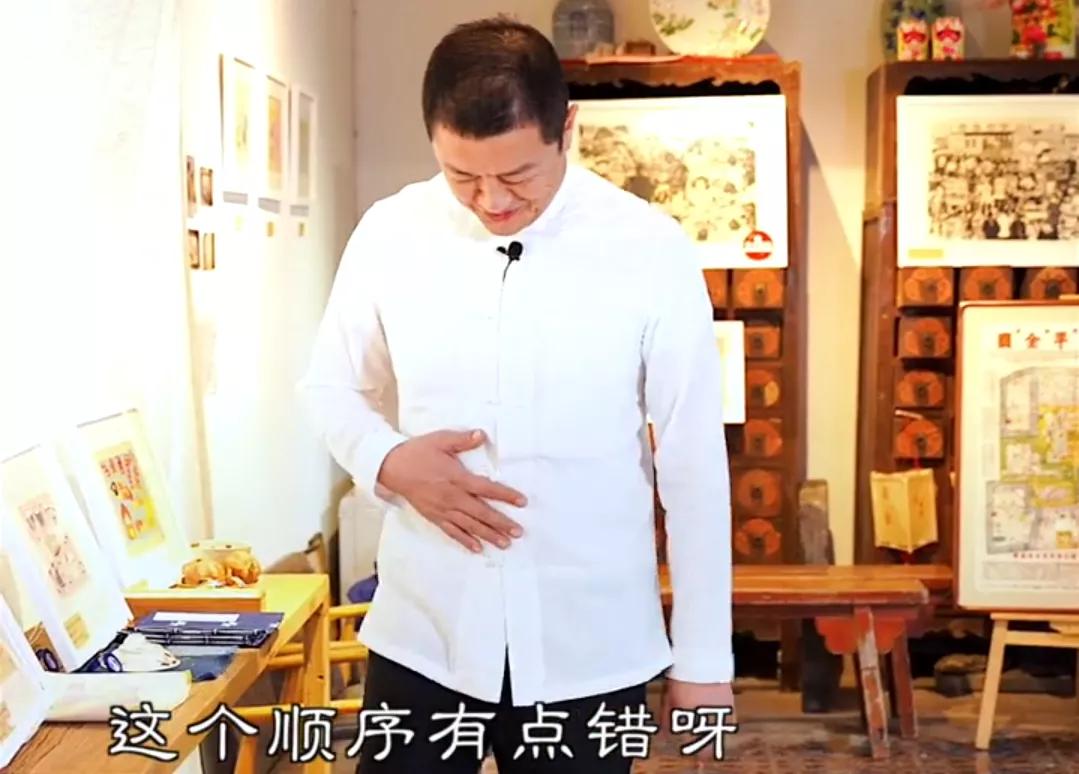 李亚鹏|50岁李亚鹏与友人一起“斗蛋”，吃五色饭，称发福还是消肉