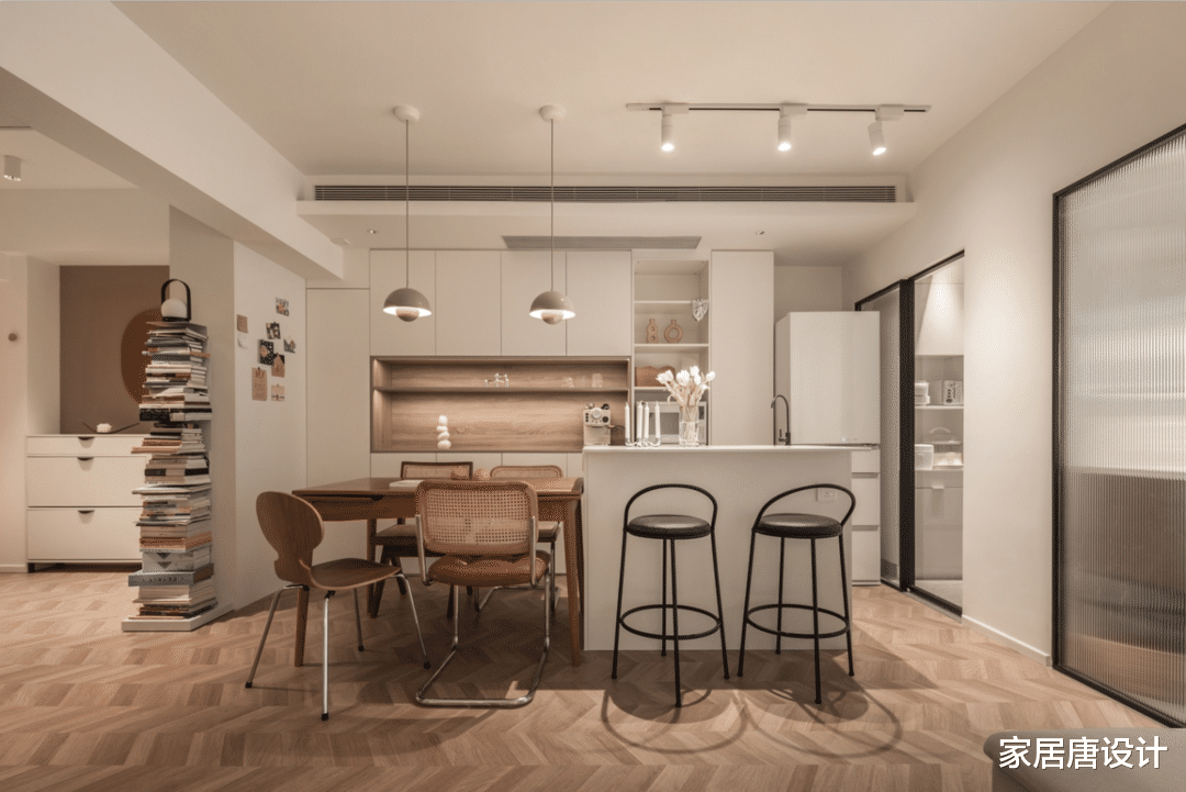 50平方米一居室,还能在家里泡澡,享受LOFT户型的精致