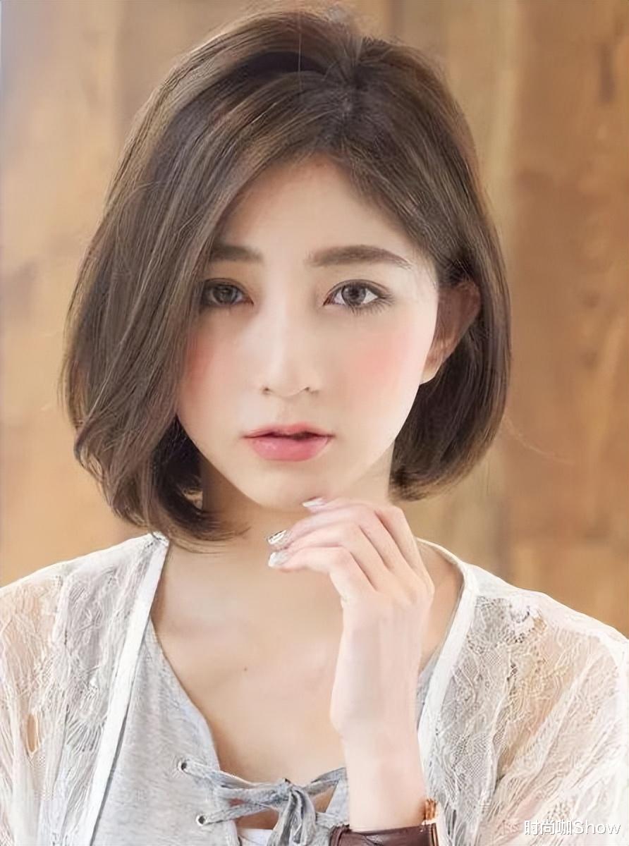 发型 圆脸女孩的变美指南，从发型、妆容、穿搭入手，更气质有魅力