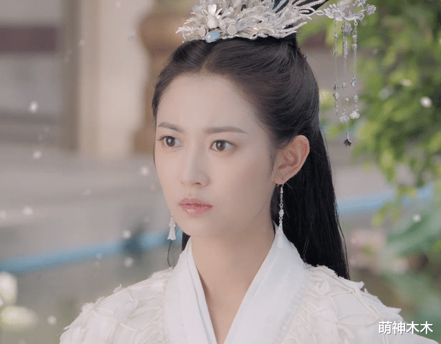 镜双城|《镜双城》颜值造型都被吐槽，陈钰琪穿松糕鞋，李易峰头套粗糙