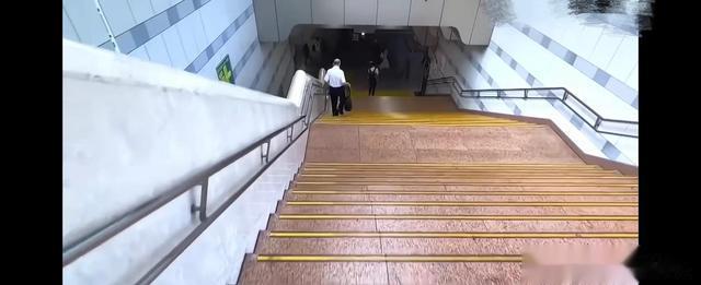 |日本女生喜欢旅游，独自一人来一场说走就走的旅行