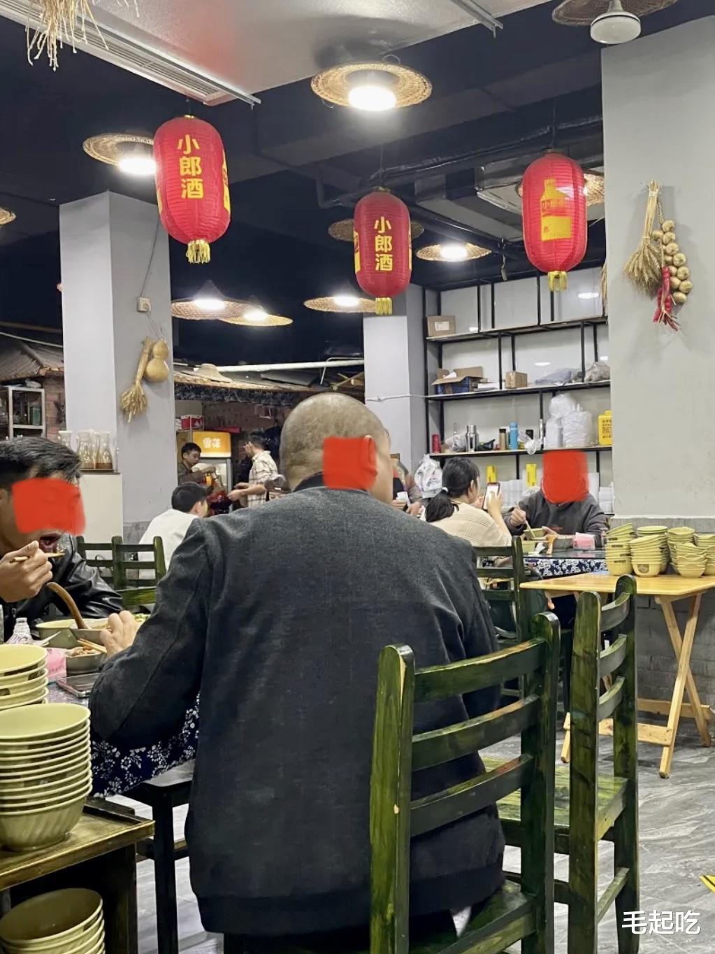 成都地道老饭馆，“酥肉豆汤”鲜美浓郁，巨下饭，人均45元吃到饱