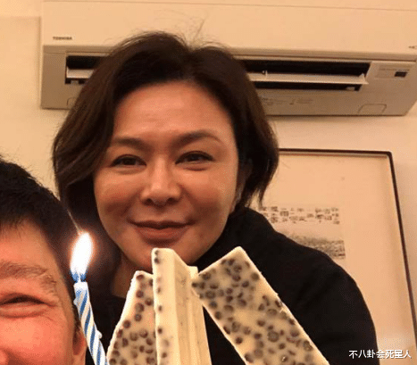 明星素颜|18位中老年女星素颜照曝光，谁冻龄谁老了一目了然