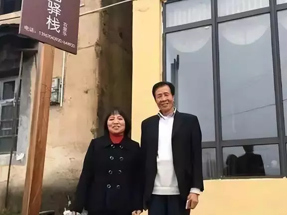 13年西班牙亿万富翁游浙江,爱上60岁小卖部大妈,大妈却拒绝领证